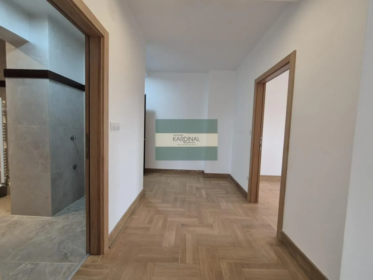 Prodaja, trosoban stan, 95m², Vašarište, Jagodina
