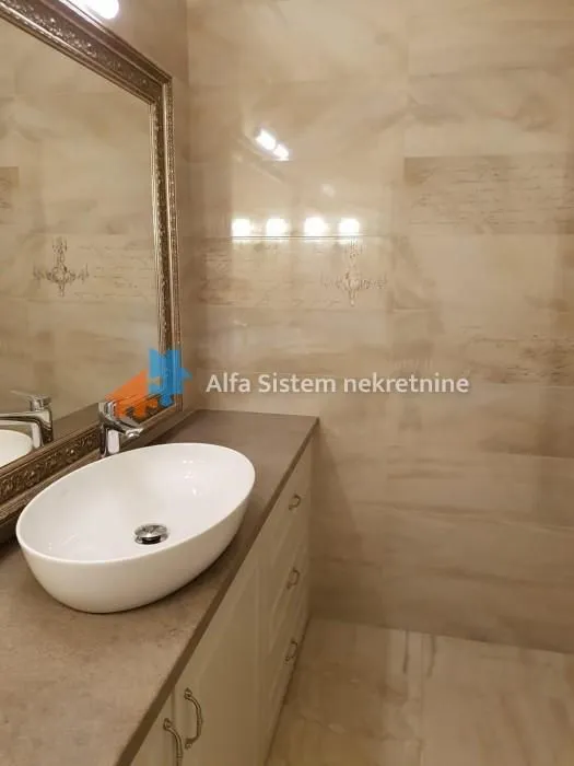 Izdavanje, stan, 215m², Savski Venac, Beograd