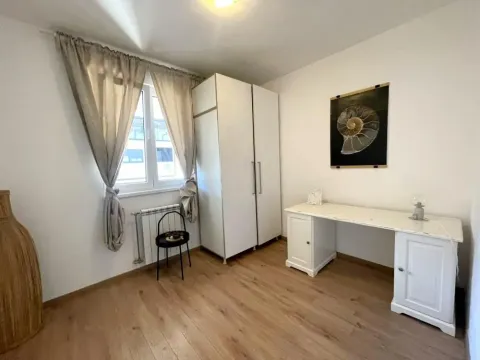 Rent, three bedroom apartment, 68m², Južni Bulevar, Vračar Sve Podlokacije - image 9