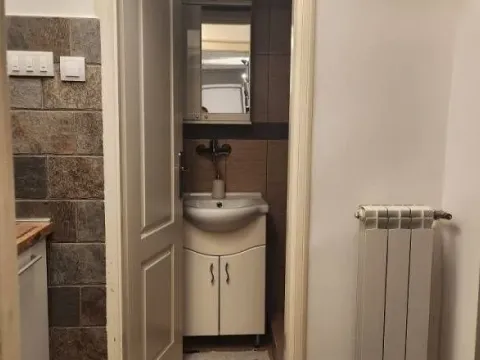 Rent, one bedroom apartment, 20m², Topličin venac, Beograd - image 2