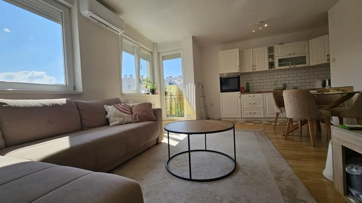 Prodaja, jednosoban stan, 41m², Bulevar Evrope, Novi Sad Sve Podlokacije