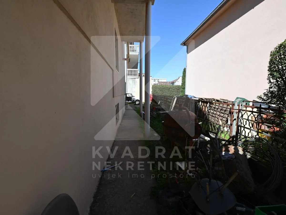 Prodaja, kuća, 370m², Stari Aerodrom, Podgorica