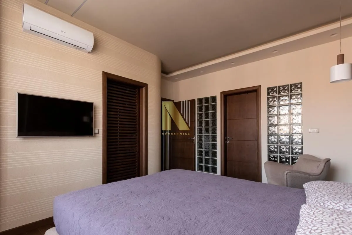 Izdavanje, četvorosoban stan, 125m², Sajmište, Novi Sad