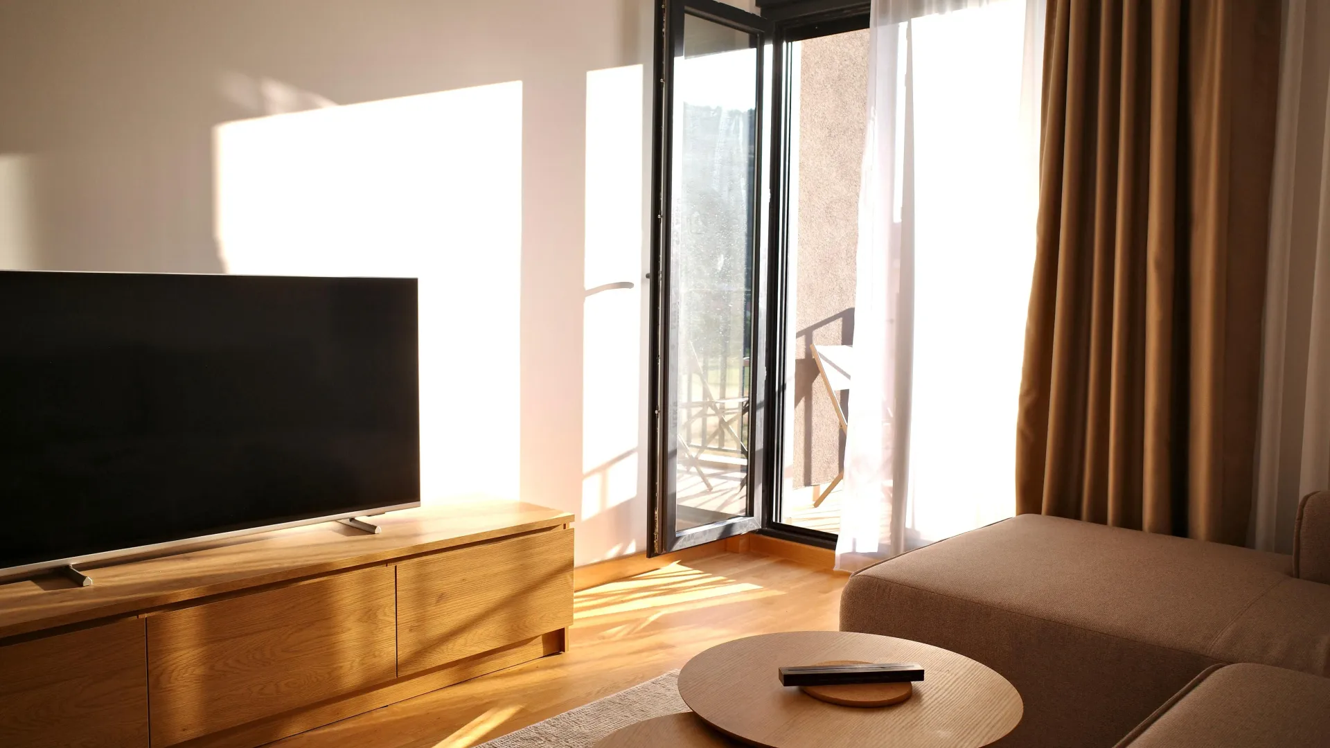 Izdavanje, jednosoban stan, 42m², Tološi, Podgorica