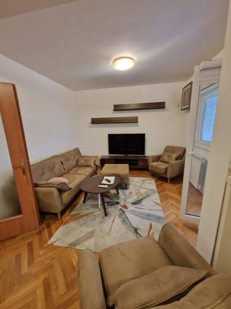 Prodaja, dvosoban stan, 76m², Centar, Bar