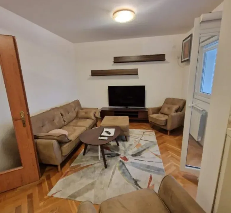 Prodaja, dvosoban stan, 76m², Centar, Bar