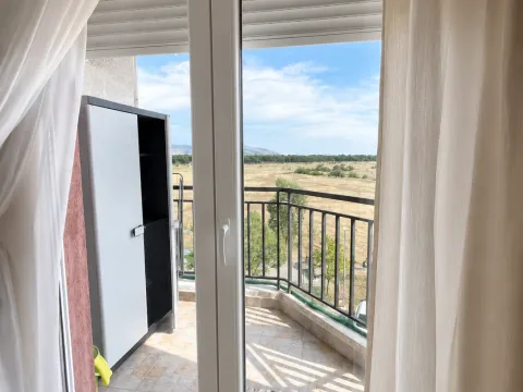 Izdavanje, jednosoban stan, 45m², Stari Aerodrom, Podgorica - image 6