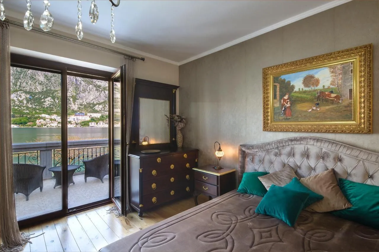 Sale, house, 690m², Prčanj, Kotor