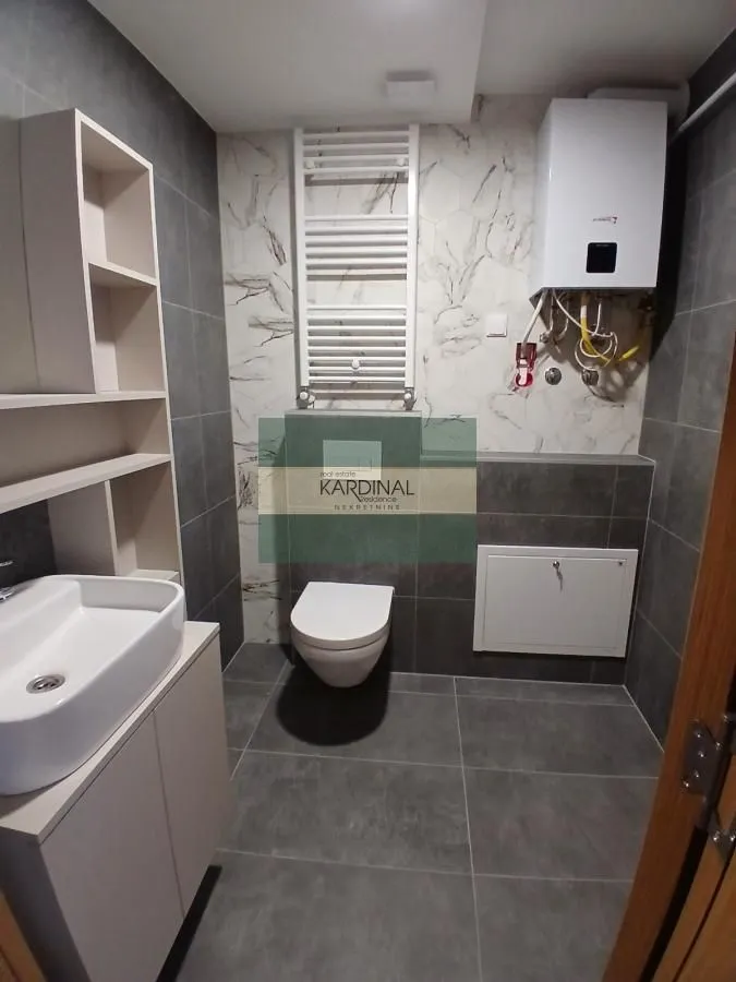 Prodaja, trosoban stan, 79m², Erdoglija, Kragujevac