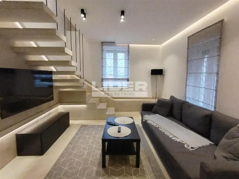 Izdavanje, dvosoban stan, 50m², Vračar Sve Podlokacije, Beograd