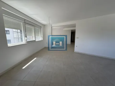 Prodaja, četvorosoban stan, 97m², Centar, Paraćin - image 2