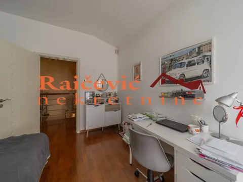 Sale, four bedroom apartment, 142m², Savski Venac, Beograd - image 13