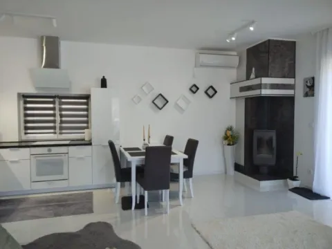 Sale, house, 160m², Herceg Novi, Crna Gora - image 5