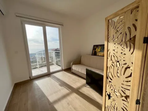 Rent, two bedroom apartment, 77m², Seoce, Budva - image 2