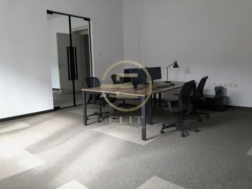 Rent, office space, 113m², Centar, Novi Sad