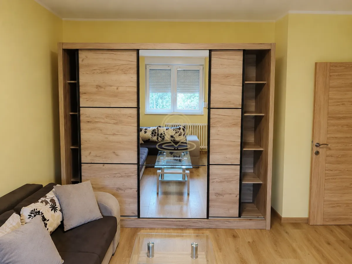 Rent, two bedroom apartment, 36m², Kalenić Pijaca, Vračar Sve Podlokacije