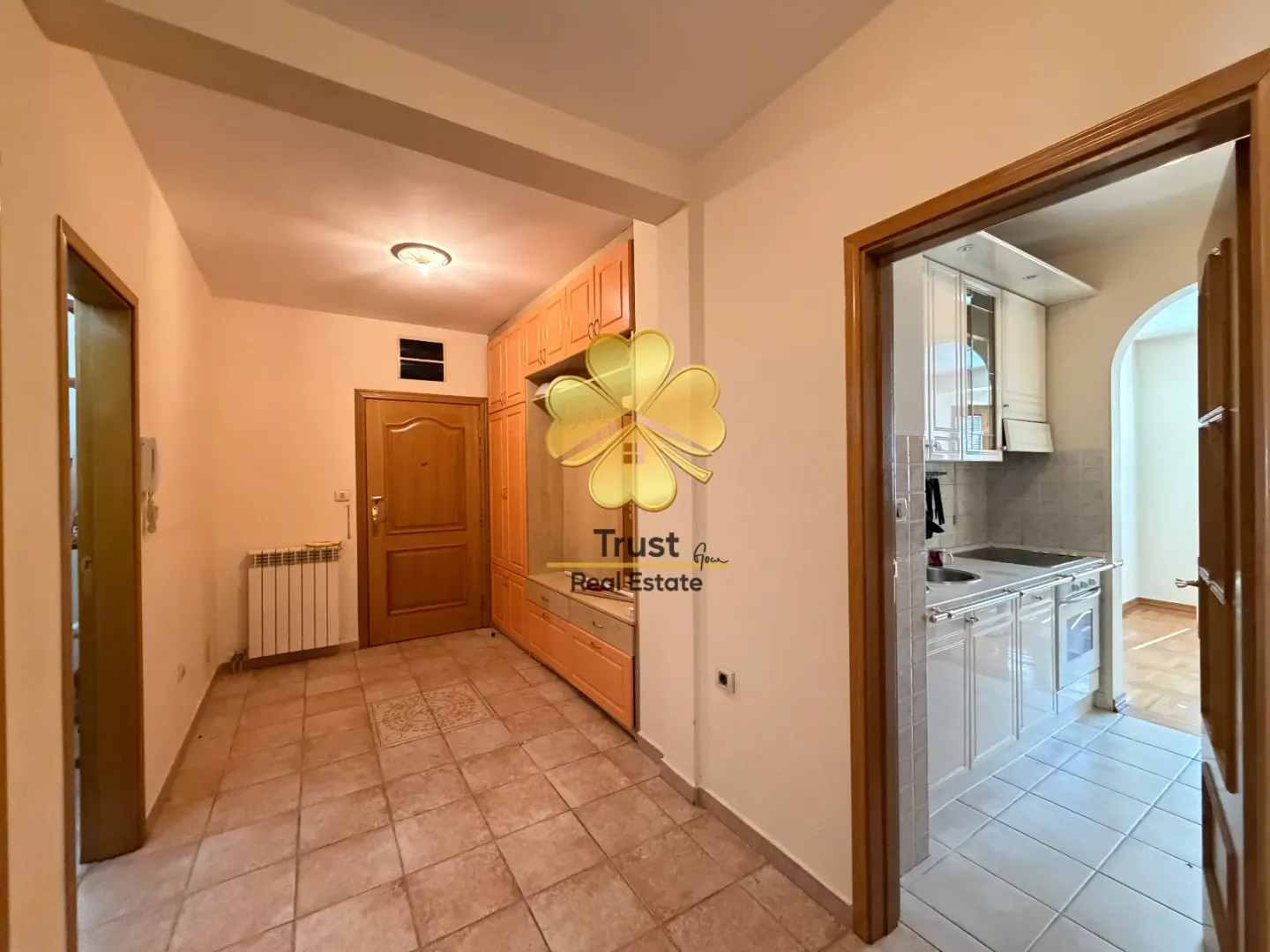 Izdavanje, trosoban stan, 110m², Podgorica, Crna Gora