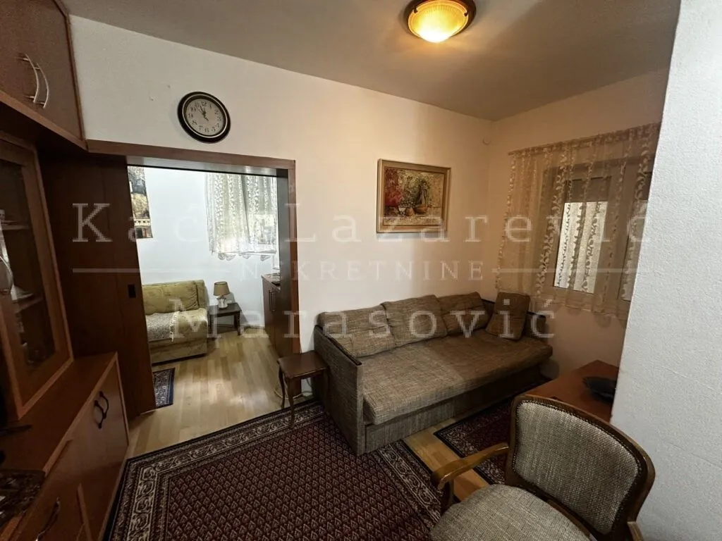 Rent, one bedroom apartment, 33m², Vračar Centar, Vračar Sve Podlokacije