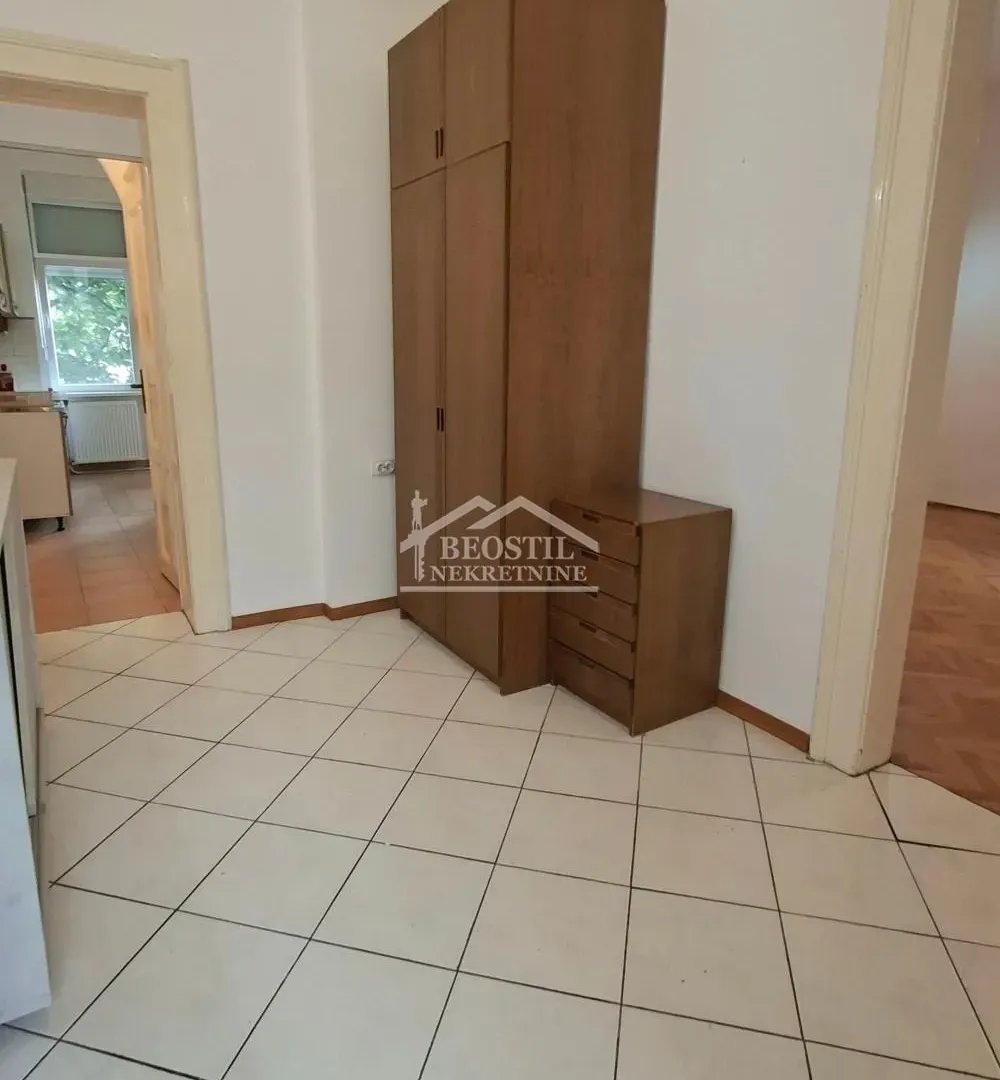 Izdavanje, dvosoban stan, 57m², Đeram Pijaca, Beograd
