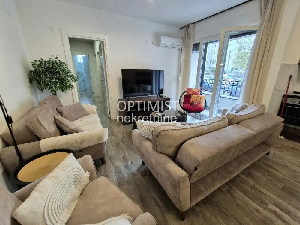 Izdavanje, trosoban stan, 57m², Bogoslovija, Palilula Sve Podlokacije