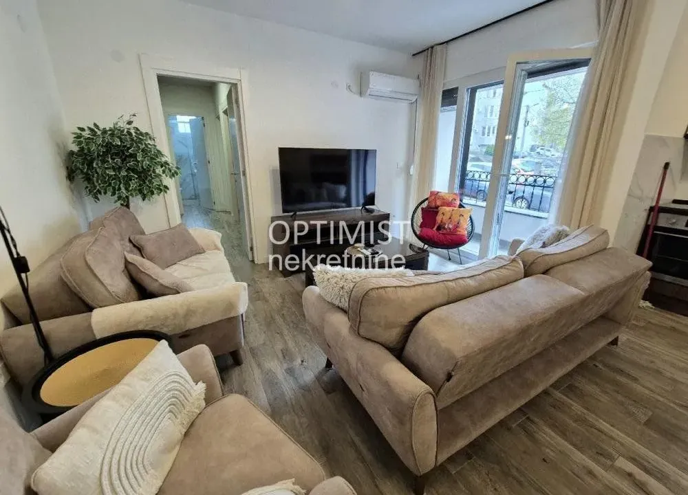 Rent, three bedroom apartment, 57m², Bogoslovija, Palilula Sve Podlokacije