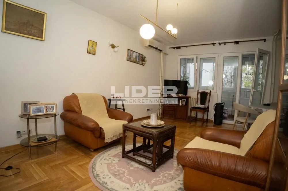 Prodaja, dvosoban stan, 74m², Novi Beograd Blok 63, Novi Beograd Sve Podlokacije