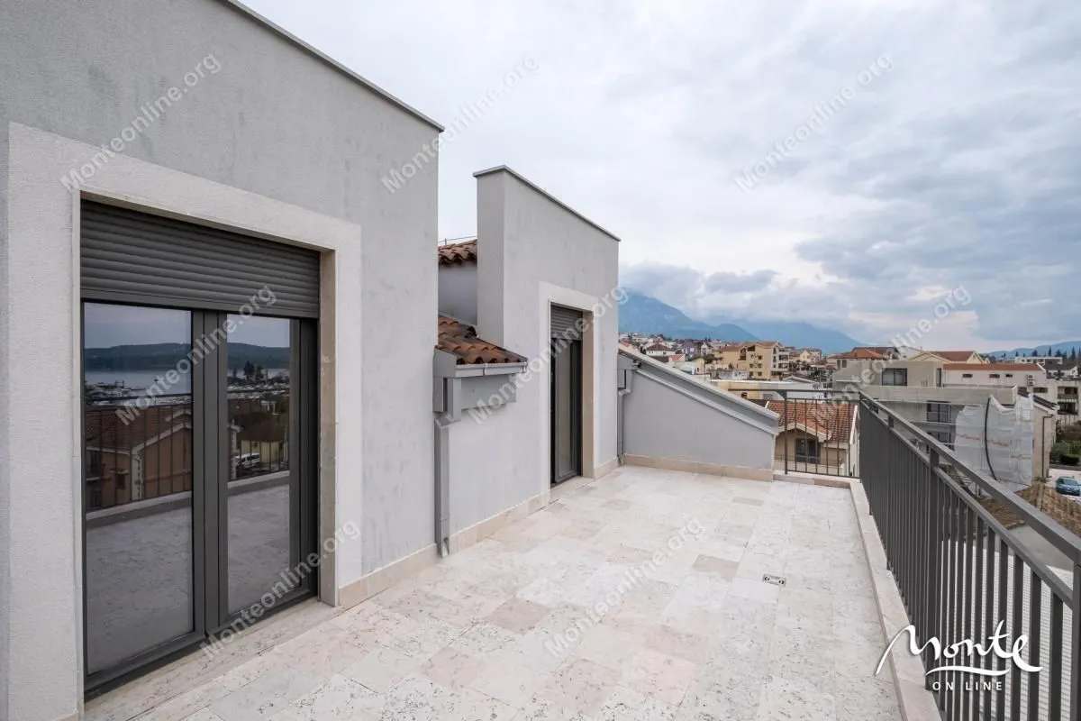 Prodaja, trosoban stan, 236m², Tivat, Crna Gora