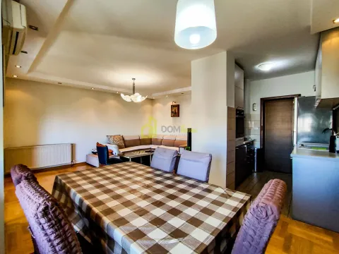 Prodaja, trosoban stan, 95m², Centar, Podgorica - image 8