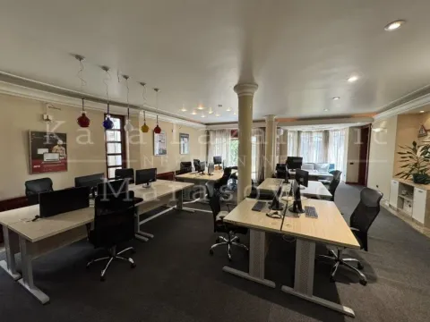 Rent, house, 650m², Autokomanda, Voždovac Sve Podlokacije - image 4