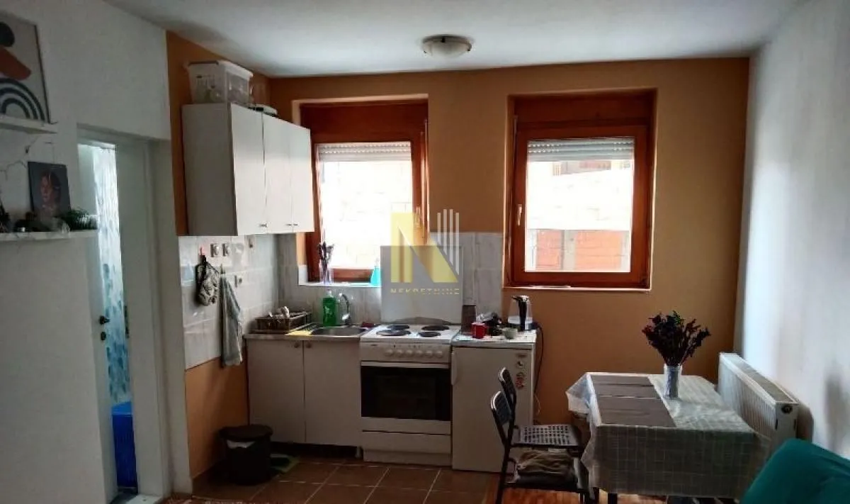 Prodaja, garsonjera, 21m², Salajka, Novi Sad Sve Podlokacije