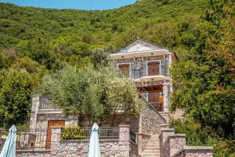 Rent, house, 160m², Tivat, Crna Gora - image 3