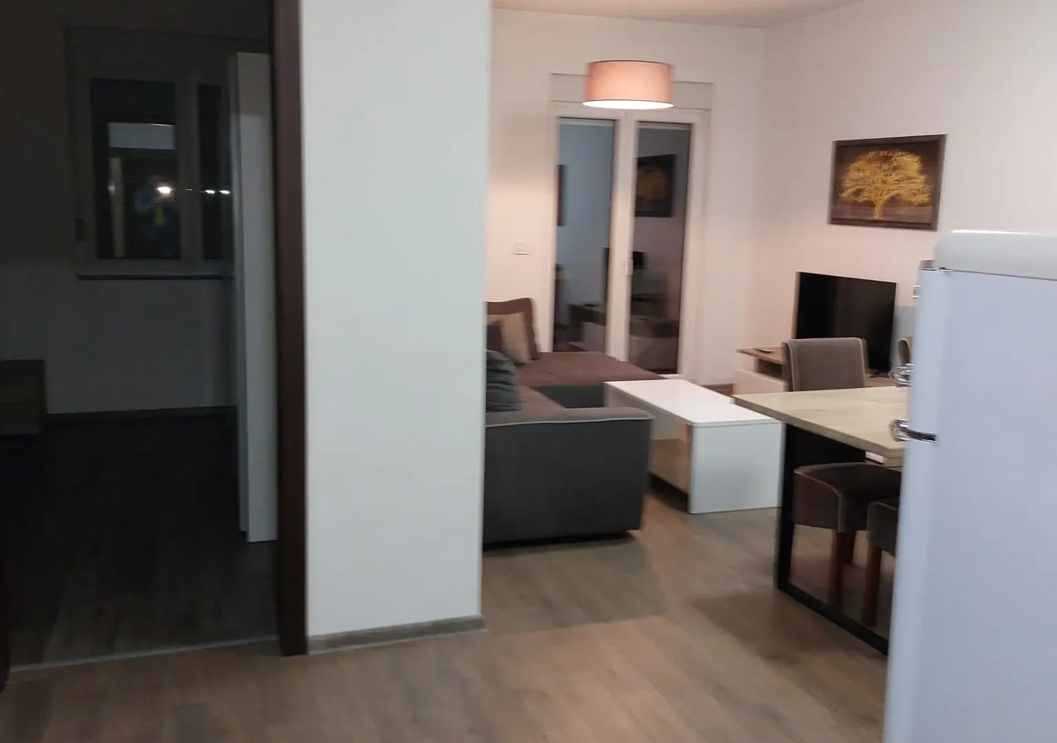 Izdavanje, trosoban stan, 80m², Centar, Loznica
