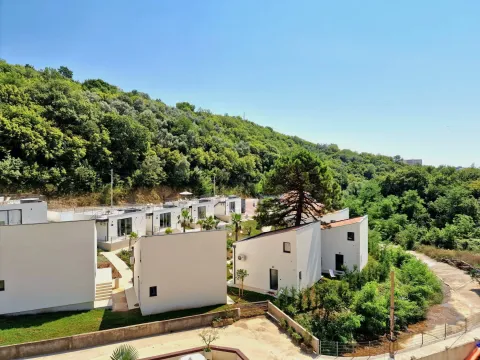 Izdavanje, jednosoban stan, 38m², Bečići, Budva - image 13