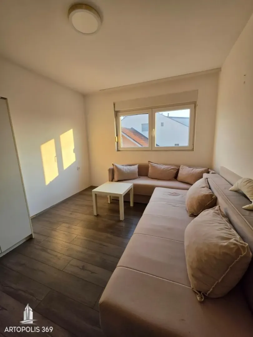 Sale, three bedroom apartment, 59m², Borča 1, Borča Sve Podlokacije