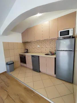 Rent, one bedroom apartment, 70m², Škaljari, Kotor - image 3