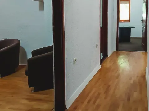 Izdavanje, dvosoban stan, 70m², Centar, Podgorica - image 7