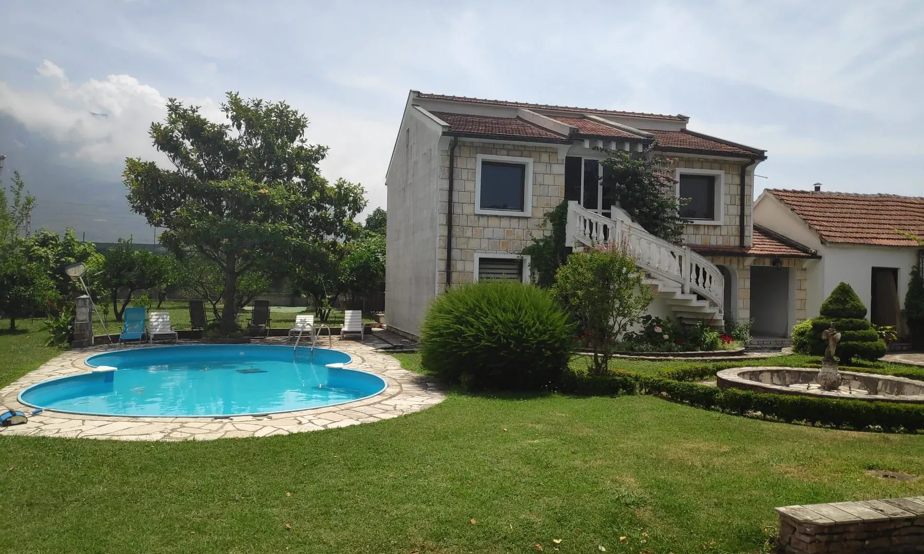 Sale, house, 216m², Bar, Crna Gora