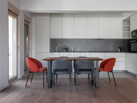 Izdavanje, stan, 136m², Kotor, Crna Gora - image 2