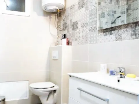 Prodaja, stan, 78m², Tivat, Crna Gora - image 9