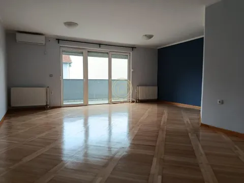 Rent, four bedroom apartment, 125m², Savski Venac, Beograd - image 11