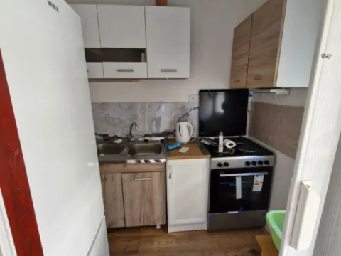 Izdavanje, jednosoban stan, 50m², Centar, Budva - image 10