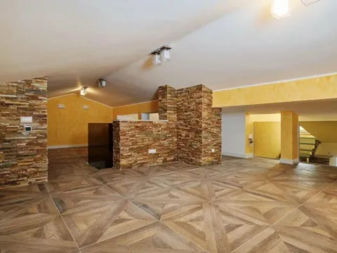 Prodaja, četvorosoban stan, 350m², Rafailovići, Budva - image 14