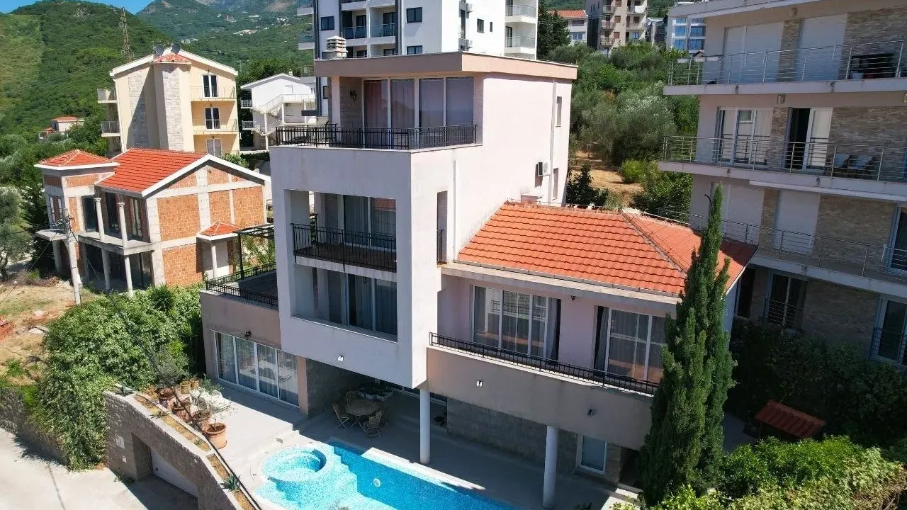 Sale, house, 493m², Bečići, Budva