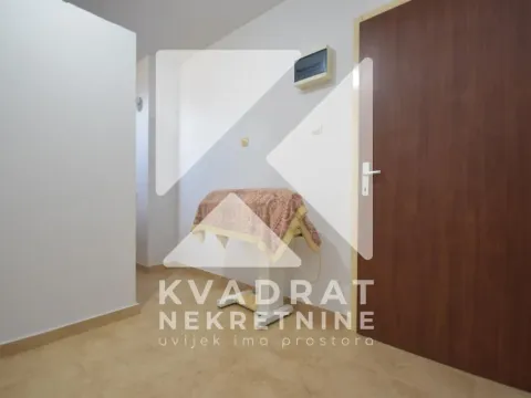 Rent, house, 185m², Tološi, Podgorica - image 16