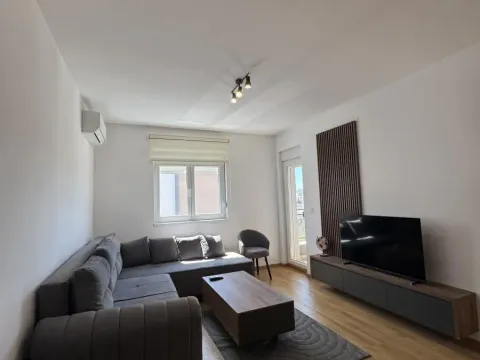 Izdavanje, stan, 46m², Stari Aerodrom, Podgorica - image 1