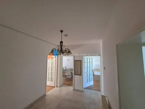 Rent, four bedroom apartment, 123m², Savski Venac, Beograd - image 8