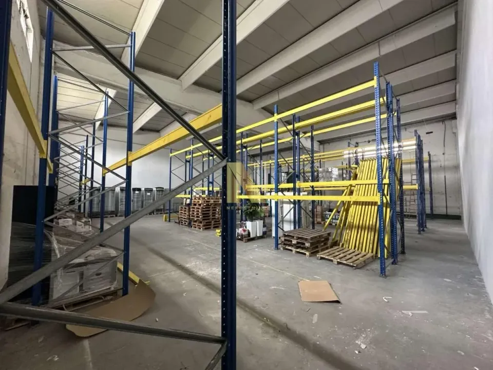 Izdavanje, poslovni prostor, 800m², Klisa, Novi Sad Sve Podlokacije