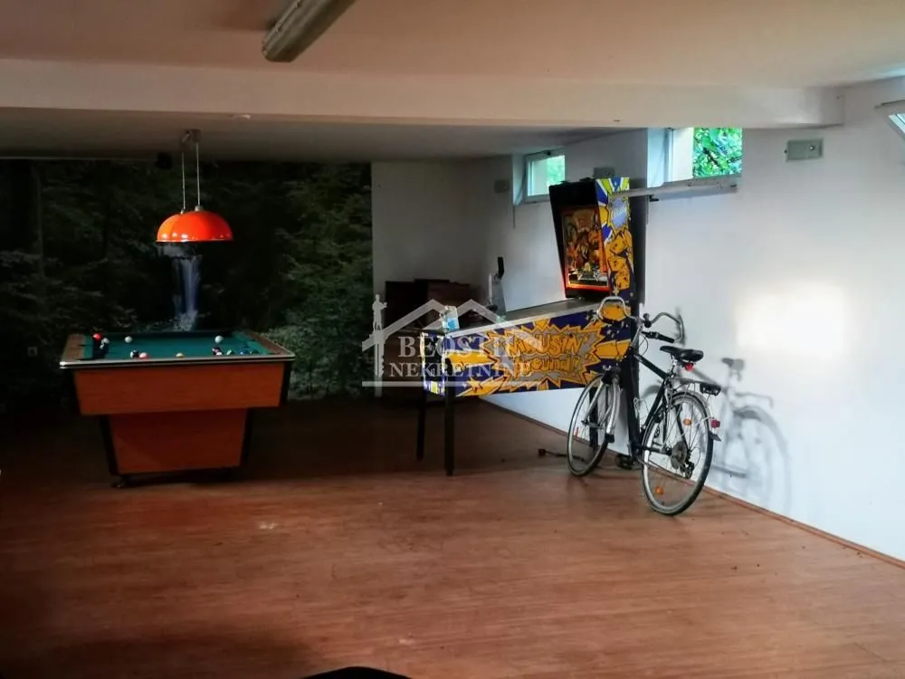 Sale, house, 225m², Zemun Ugrinovci, Zemun Sve Podlokacije