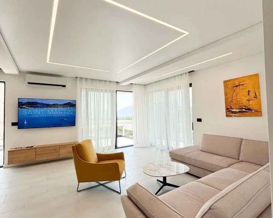 Izdavanje, kuća, 330m², Tivat, Crna Gora