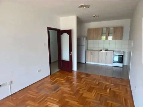 Izdavanje, jednosoban stan, 46m², Krivi Most, Podgorica - image 7
